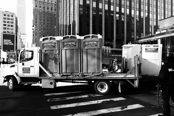 Portable Toilet Options We Offer in Hawaiian Gardens, CA